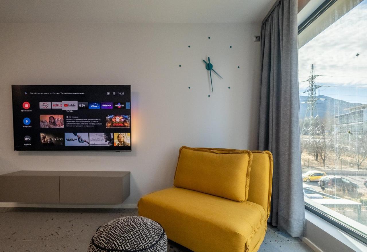 Emirates Lux Apartment And Parking Sofia Exterior photo