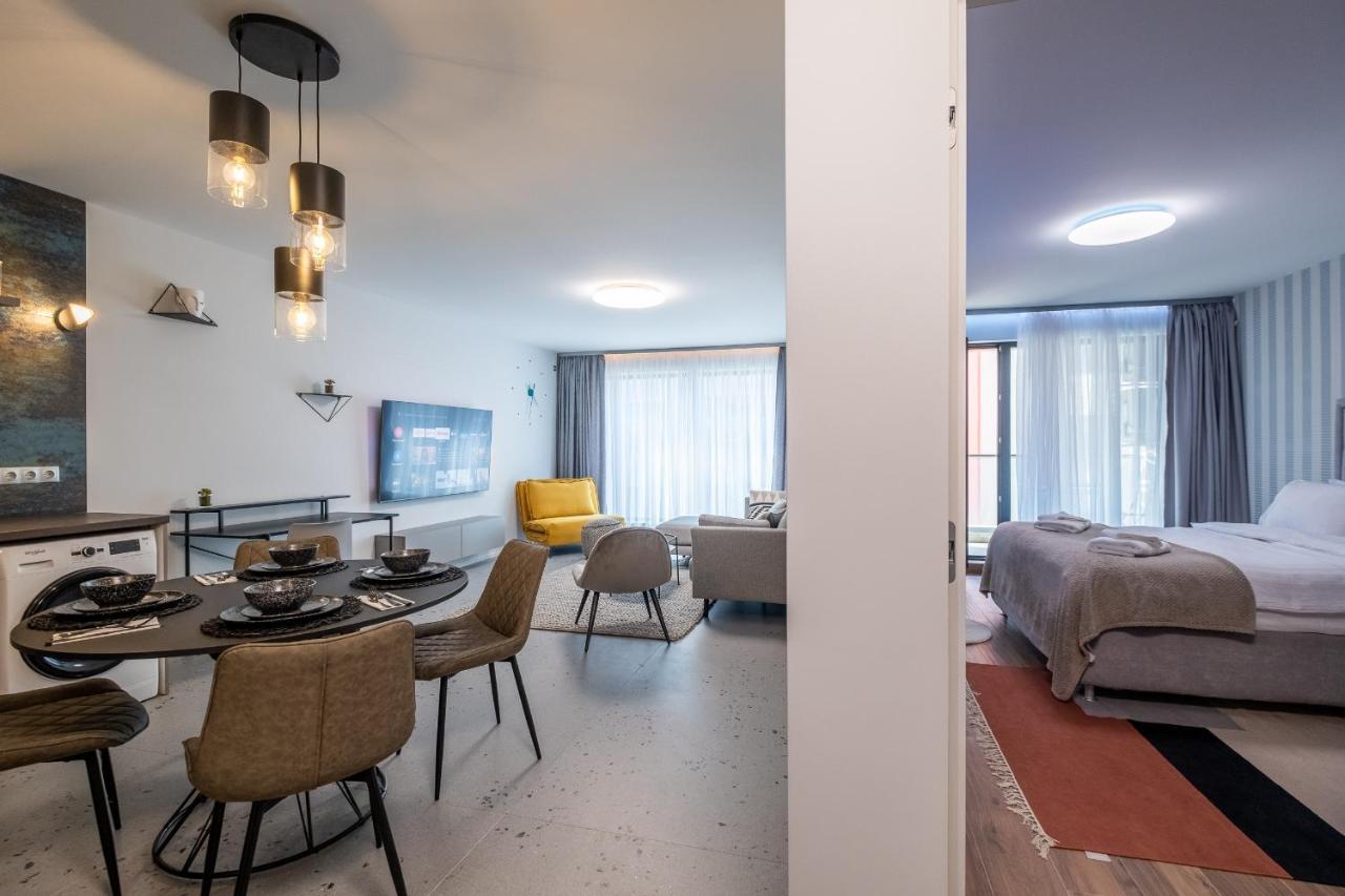 Emirates Lux Apartment And Parking Sofia Exterior photo